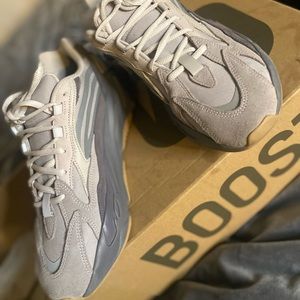 Yeezy Boots 700